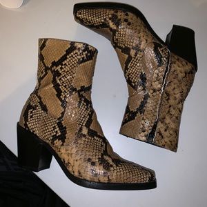 Zara Shoes - ZARA SNAKE SKIN PRINT LEATHER BLOCK HEEL BOOTS Zara Shoes - ZARA SNAKE SKIN PRINT LEATHER BLOCK HEEL BOOTS